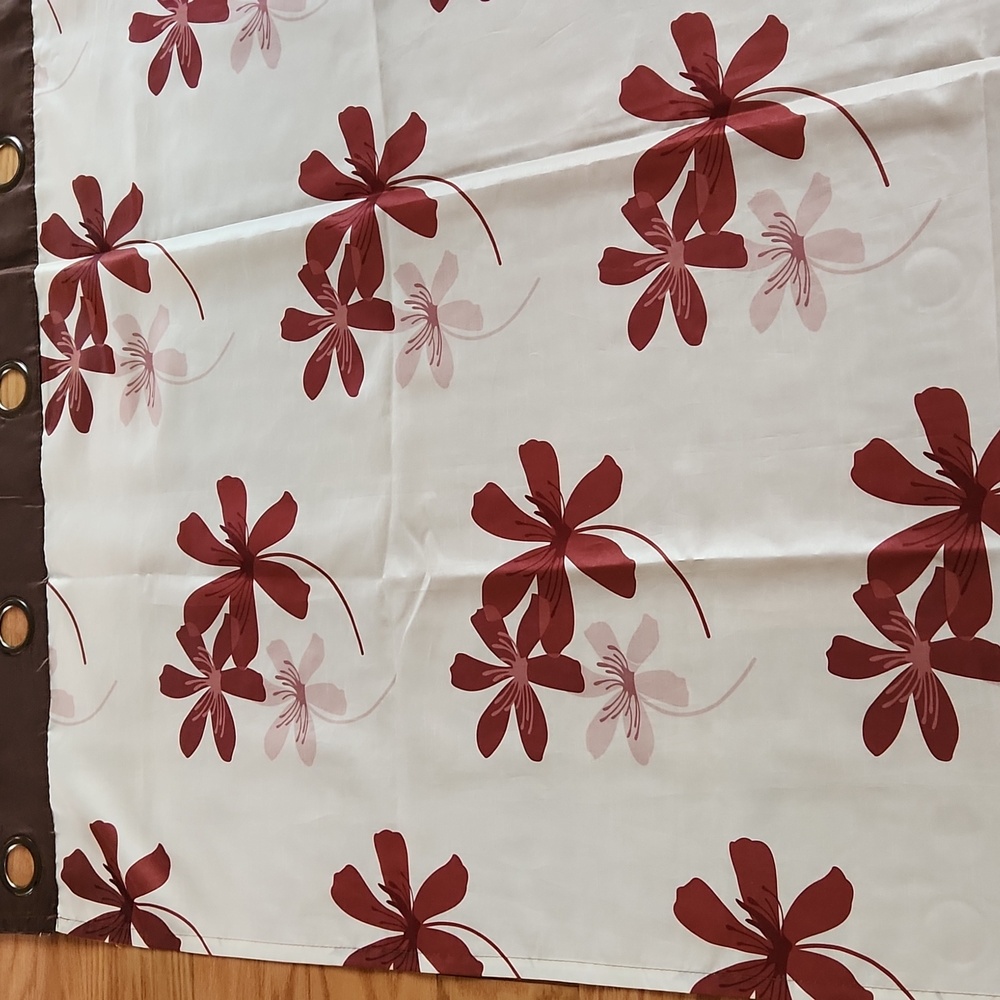 Beautiful flower print curtains - Picture 15 of 17